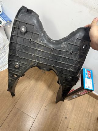 Contraescudo y suelo Yamaha Jog