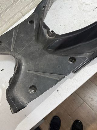 Contraescudo y suelo Yamaha Jog