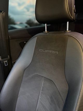 SEAT Leon Cupra 300