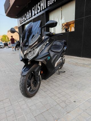 Kymco AK550 Motor Gripado