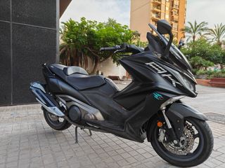 Kymco AK550 Motor Gripado