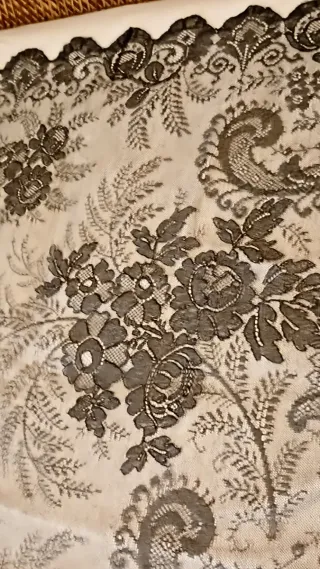 Mantilla Negra Antigua Encaje Floral