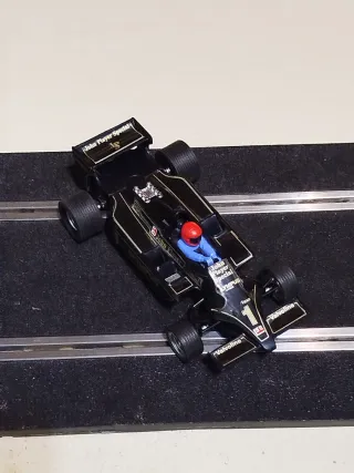Scalextric Lotus Negro John Player Special.