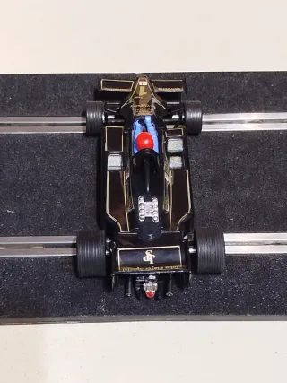 Scalextric Lotus Negro John Player Special.