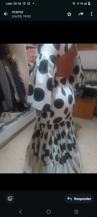 Traje de flamenca lunares blanco y negro