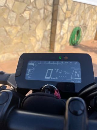 Honda CB125R 2022 Negra/Plata