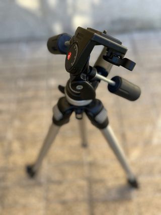 Trípode Manfrotto 055D con funda