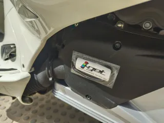 Vespa GTS Super 125 Blanca