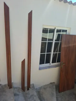 5 Puertas Madera incluye marco y manivela