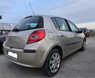 Renault Clio 2007 1.4 gasolina