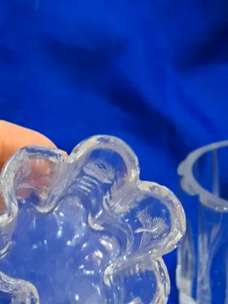 2 jarrones pequeños de cristal