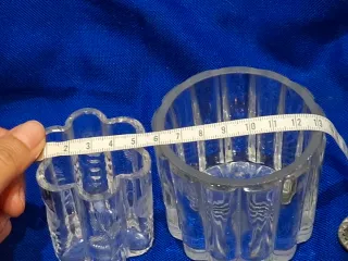 2 jarrones pequeños de cristal