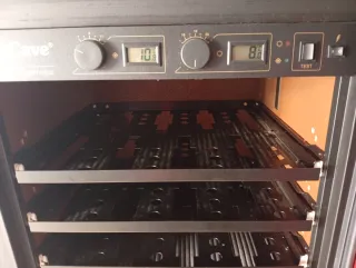 Vinoteca EuroCave S144B Roja