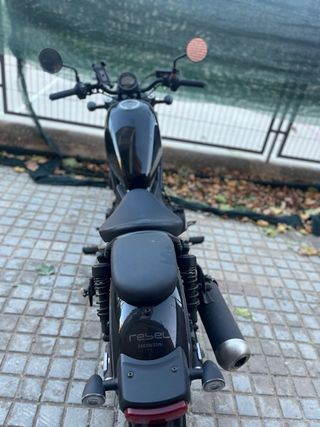 Honda Rebel 500 Negra