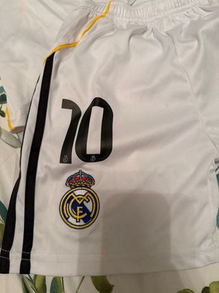Conjunto Real Madrid 25/26 talla 7-8 años
