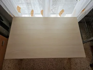 Mesa auxiliar de salón de madera