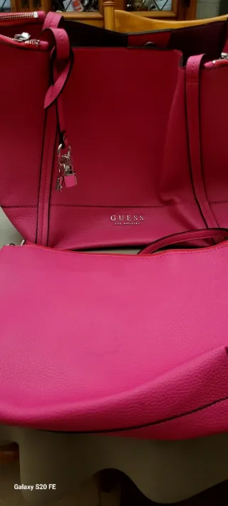 Borsa Guess rosa con pochette