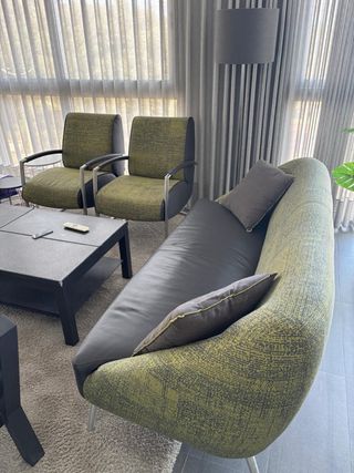 Sofá y sillón tela y piel