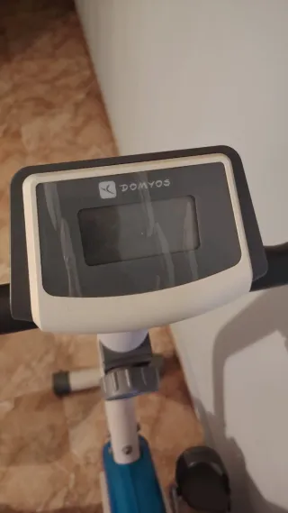 Bicicleta Estática Azul y Blanca