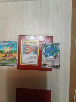 Cartas Pokémon V, VMAX y Entrenador