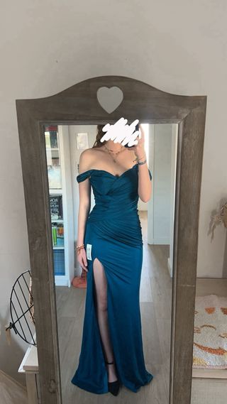 Vestido petróleo de Sorellas,hombros descubiertos