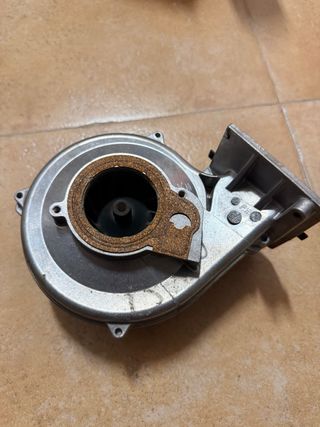 Extractor Saunier Duval THEMA CONDENS F25