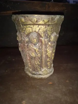 Pila pequeña decorada