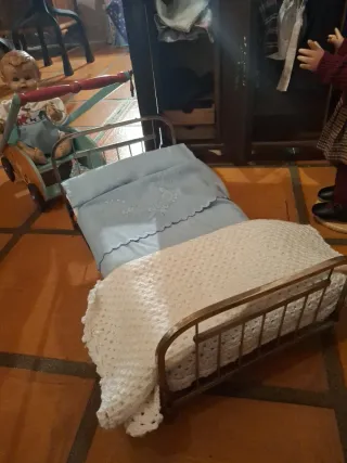 ORIGINAL Cama Antigua para Muñecas