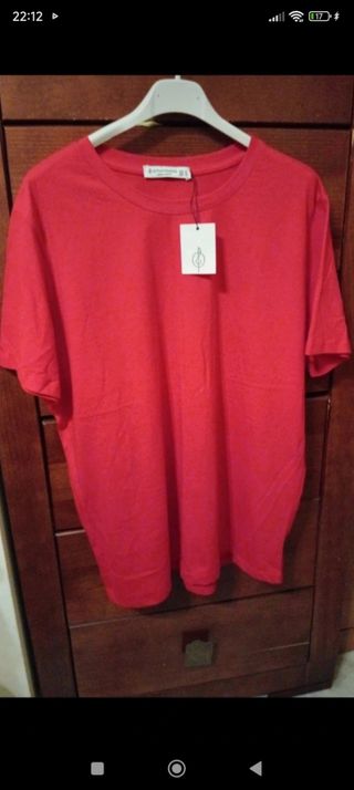 Camiseta Bershka Roja Talla M