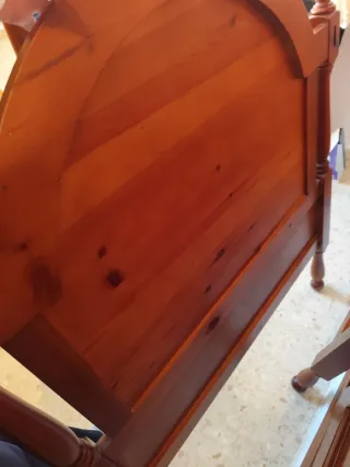 Juego Cabeceros de madera cerezo decorado