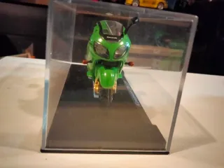 Kawasaki ZX-12R 1/24