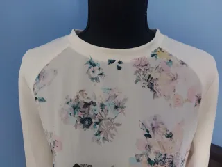 Camiseta manga larga floral