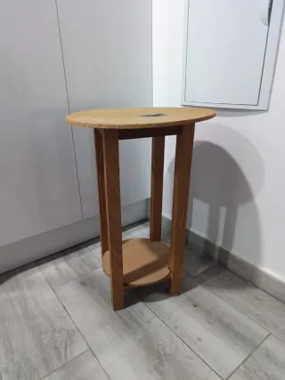 Mesa auxiliar redonda de madera