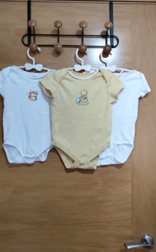 Lote 3 bodies manga corta bebé