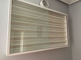 Collezione di ditali con vetrina