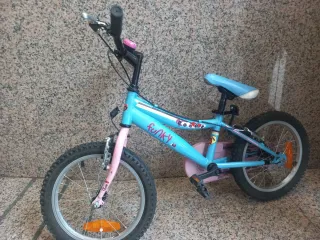 Bicicleta infantil azul y rosa