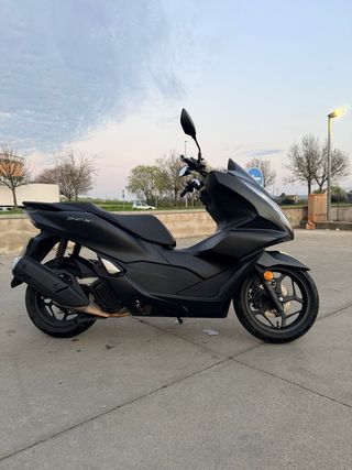 Honda PCX 125 Negra (Único Propietario)