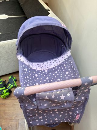 Carrito de muñecas morado