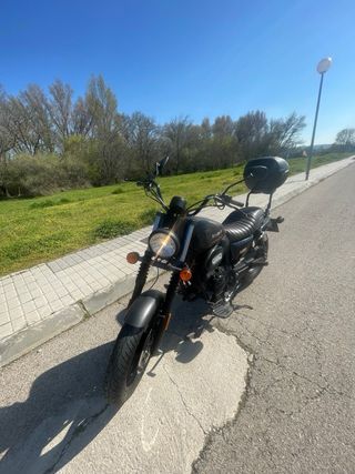 UM Renegade 125 Sport Z Negra