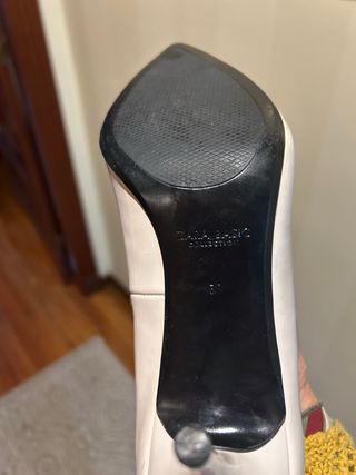 Zapatos Zara Talla 38 color blanco roto, Tacón 5cm