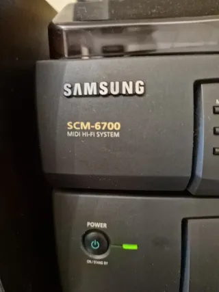 Equipo de música Samsung SCM-6700 con mueble