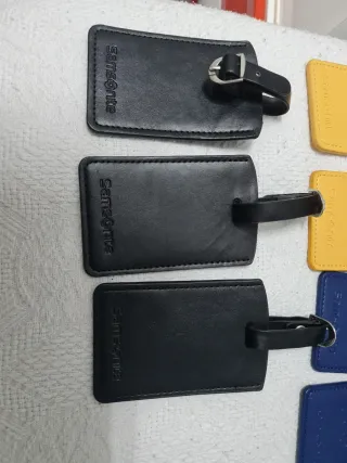 Etiqueta de equipaje Samsonite amarilla