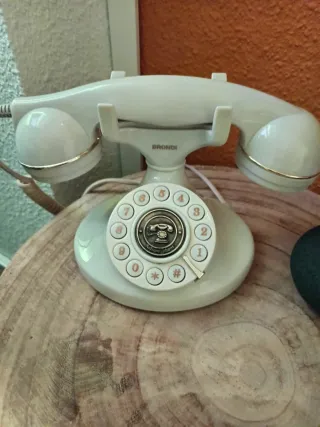 Teléfono Brondi Vintage Blanco y Dorado
