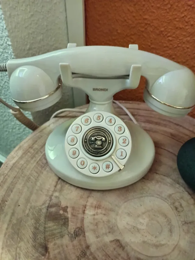 Teléfono Brondi Vintage Blanco y Dorado