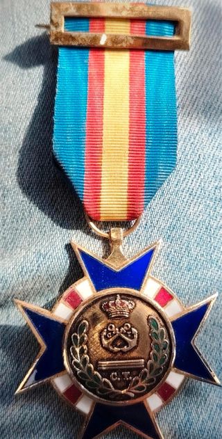 Medalla cruz de oro al merito pro marina de recreo