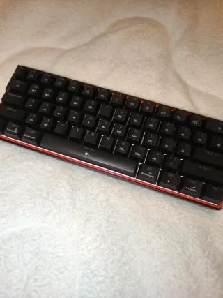 Teclado Mecánico Kemove K61SE Negro/Rojo