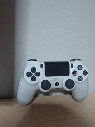 PS4 1TB Negra + Juegos