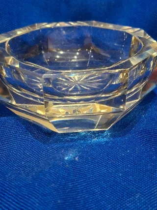 Cuenco de cristal octogonal tallado