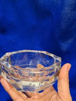 Cuenco de cristal octogonal tallado