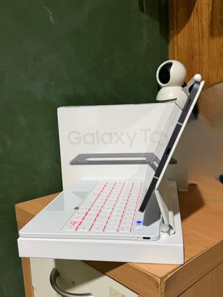 Samsung Galaxy Tab S10 FE + Teclado Magic Keyboard